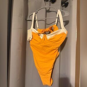 NWT ** Monday one piece Women’s Swimsuit! 🩱